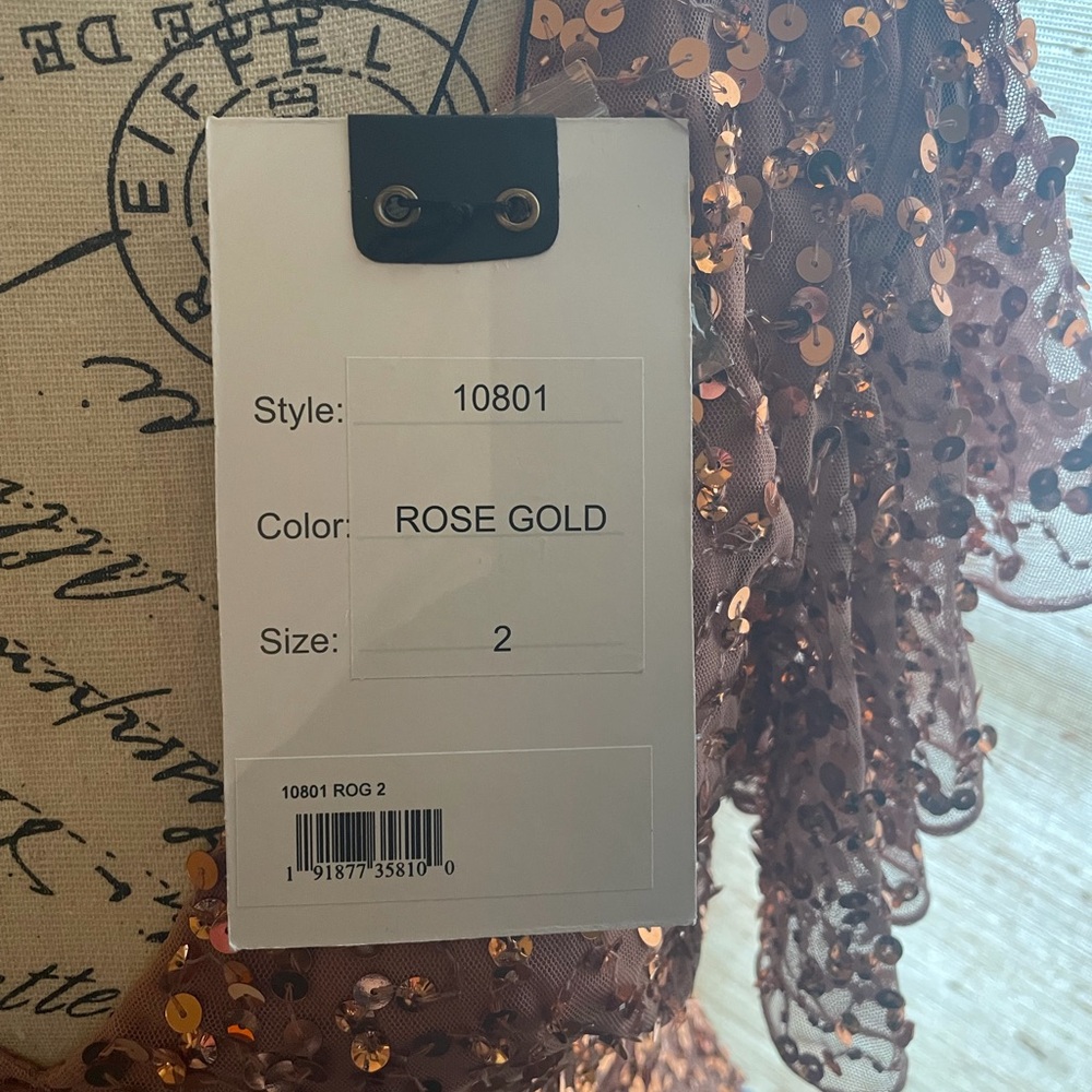 Mac Duggal Rose Gold Sequin V-Neck Flutter Sleeve Dress | Size 2. Rose Gold - Picture 6 of 9
